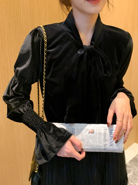 Moodne naiste musta värvi sametsärk