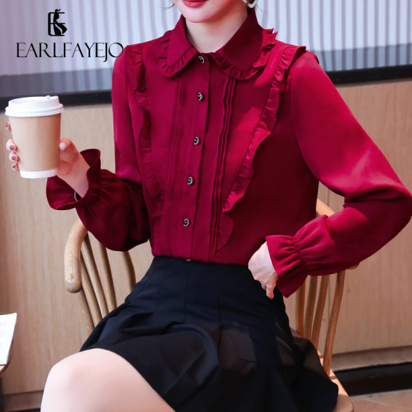 Uut mudelit veinipunaste lokkidega kevadsärk