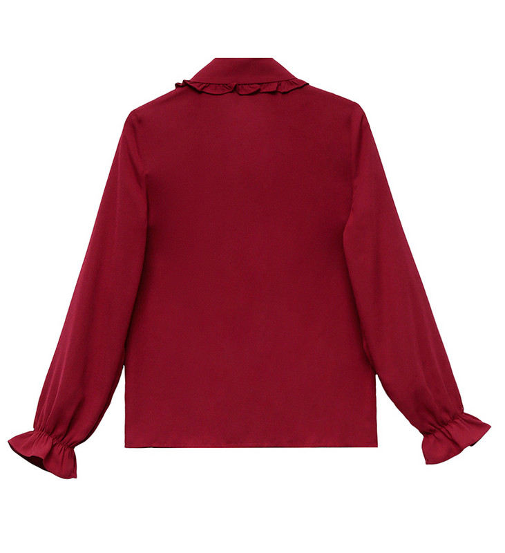 Uut mudelit veinipunaste lokkidega kevadsärk