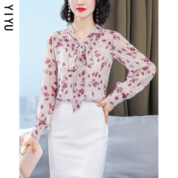 Színes női ing virágmintával és szalaggal