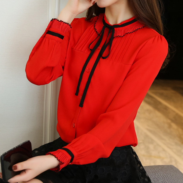 Kaasaegne naiste särk lindiga ja lokkidega - mitu mudelit