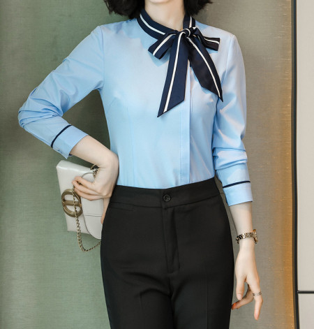 Stilingi moteriški marškiniai su dryžuotu kaspinu - 5XL