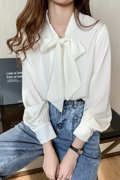 Stiilne naiste särk paela ja pikkade varrukatega