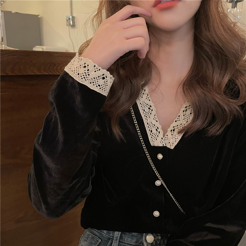 Must sametsärk pitsiga