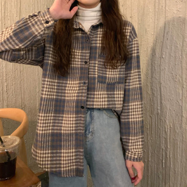 Kolmes värvitoonis klassikalise kraega ruuduline naistesärk