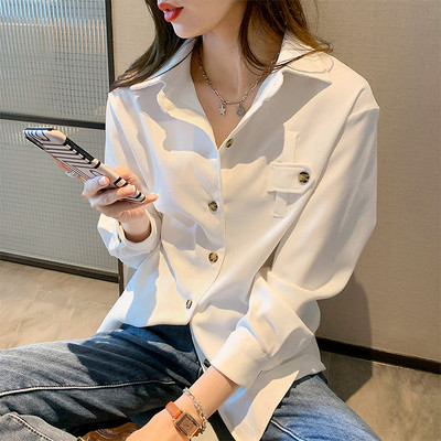 Ženska košulja u retro stilu na gumbe