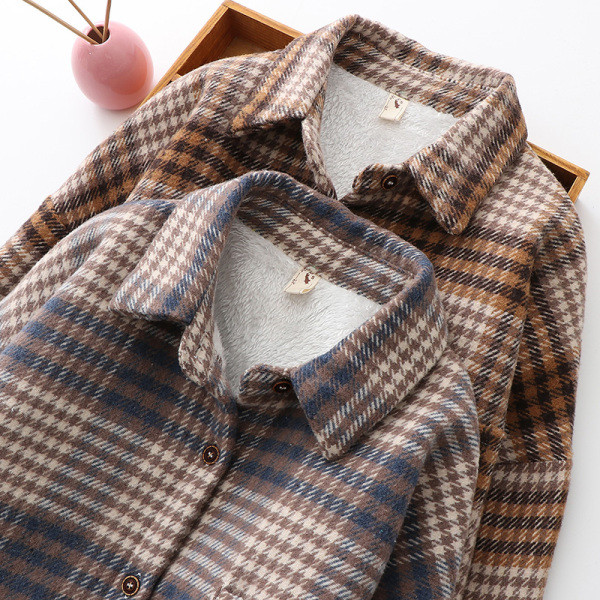 Karirana zimska ženska košulja s klasičnim ovratnikom