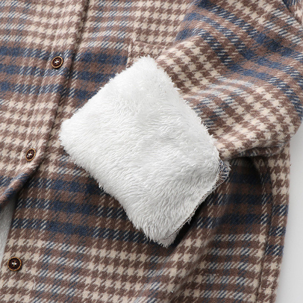 Karirana zimska ženska košulja s klasičnim ovratnikom