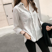 Moderna ženska košulja s klasičnim ovratnikom i džepom