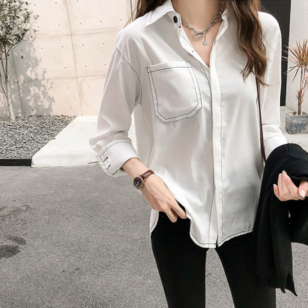 Moderna ženska košulja s klasičnim ovratnikom i džepom