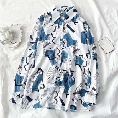 Ženska košulja s uzorkom u boji i gumbima