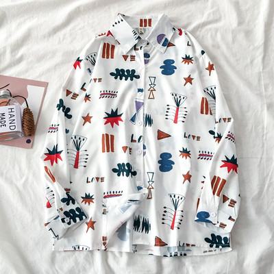 Ženska košulja s uzorkom u boji i gumbima