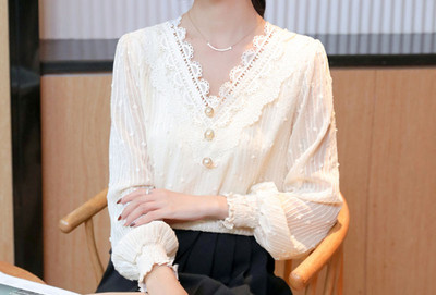 Νέο μοντέλο γυναικείο πουκάμισο με δαντέλα και λαιμόκοψη