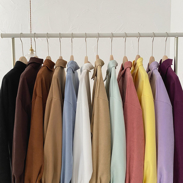 Női ing különböző színekben és klasszikus gallérral