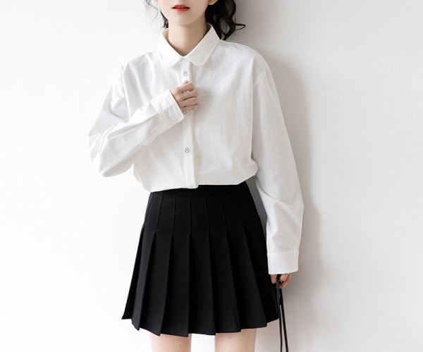 Naiste särgi klassikaline mudel pikkade varrukatega valge