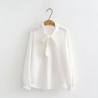 Vabaaja särk paela ja nööpidega