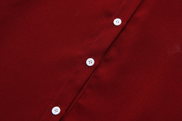 Vabaaja särk paela ja nööpidega