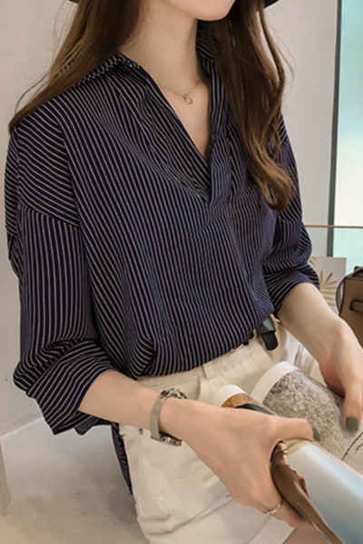 Női csíkos ing spitz nyakkivágással és 3/4-es ujjakkal