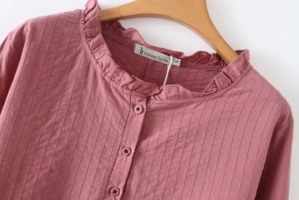 Modern női ing kerek nyakkivágással és 3/4-es ujjakkal