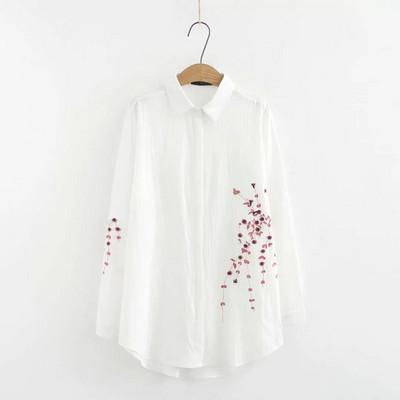 Női ing klasszikus gallérral és hímzéssel