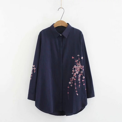 Női ing klasszikus gallérral és hímzéssel