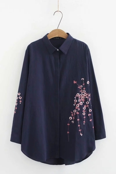 Női ing klasszikus gallérral és hímzéssel