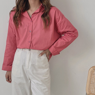 Klassikalise kraega vabaaja naiste särk – lai mudel