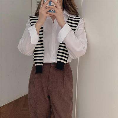 Klassikalise kraega vabaaja naiste särk – lai mudel