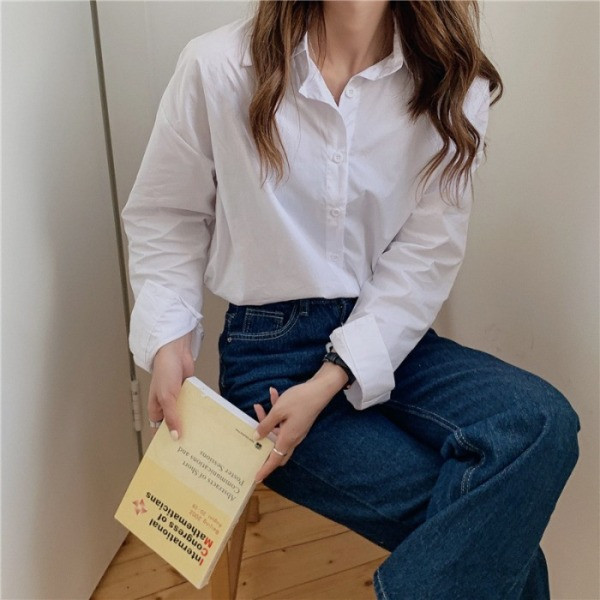 Klassikalise kraega vabaaja naiste särk – lai mudel