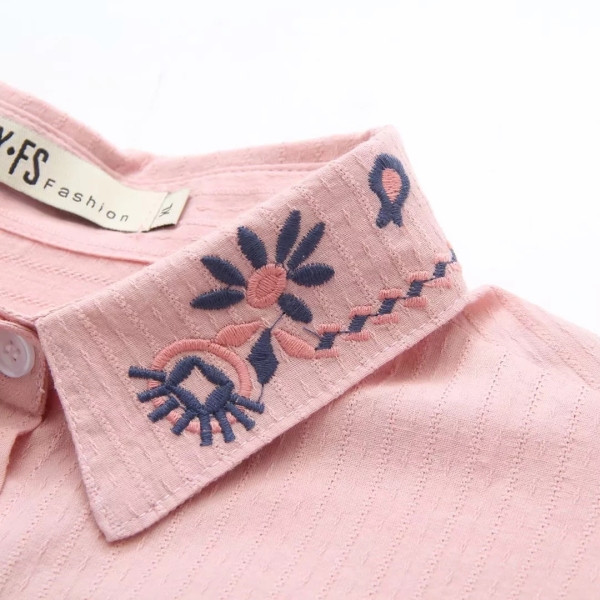 Női alkalmi ing hímzéssel és zsebbel