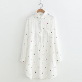 Hosszú női ing zsebbel és hímzéssel