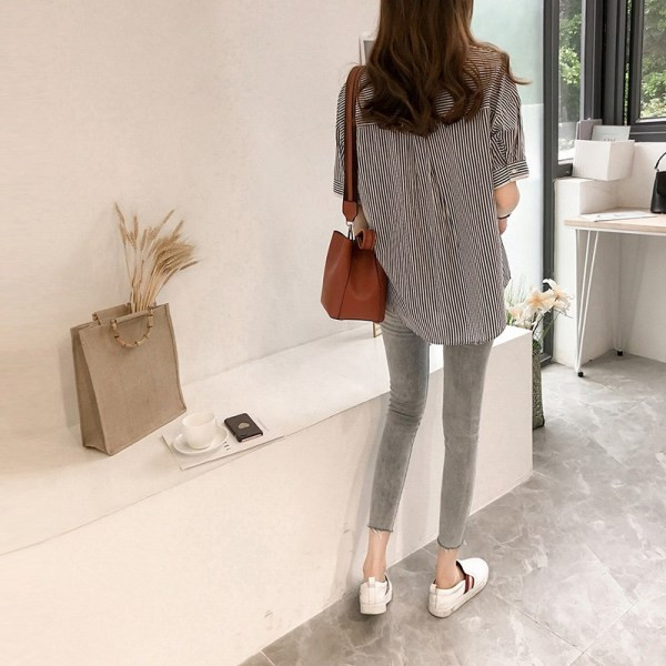 Aszimmetrikus modell női ing spitz nyakkivágással