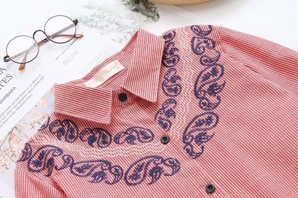 Új modell női ing hímzéssel és gombokkal