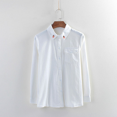 Női alkalmi ing, gallérján hímzéssel