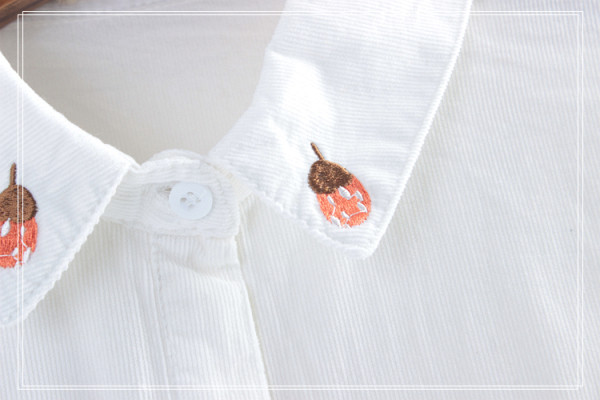 Női alkalmi ing, gallérján hímzéssel