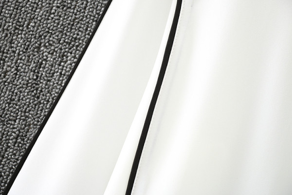 Naiste vabaaja särk nööpide ja klassikalise kaelusega valge ja musta värviga