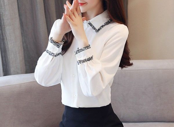 Μοντέρνο γυναικείο πουκάμισο σε λευκό χρώμα κατάλληλο για το χειμώνα