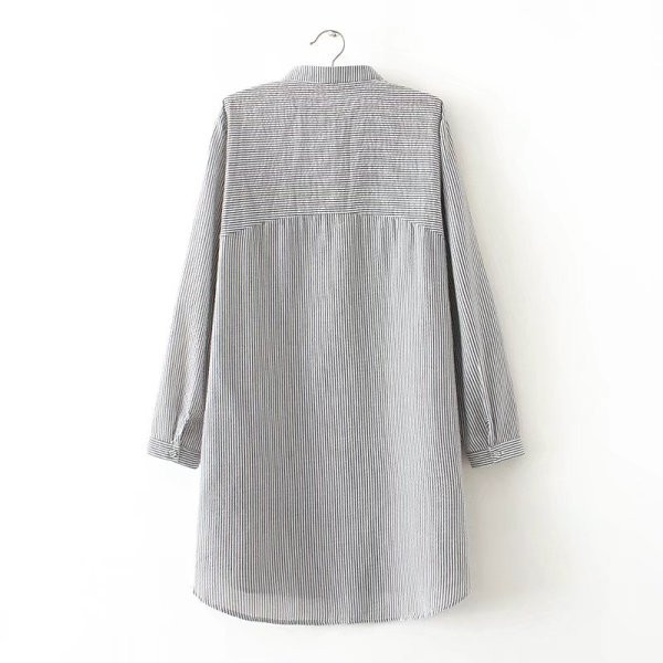 Uue mudeli tikandiga ja spits-kaelusega naistesärk