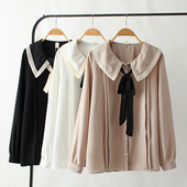 Női ing szalaggal és ovális nyakkivágással