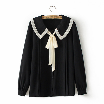 Női ing szalaggal és ovális nyakkivágással