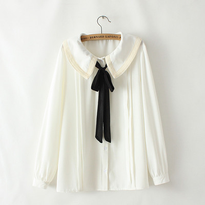 Női ing szalaggal és ovális nyakkivágással