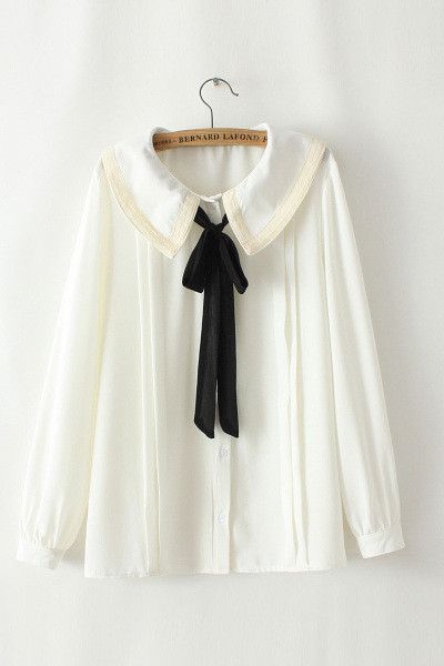 Női ing szalaggal és ovális nyakkivágással