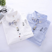 Naiste vabaaja särk värviliste nööpide ja valge ja sinise paelaga