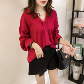 Modern női ing spitz nyakkivágással