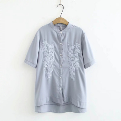 Naiste madala krae ja lühikeste varrukatega särk