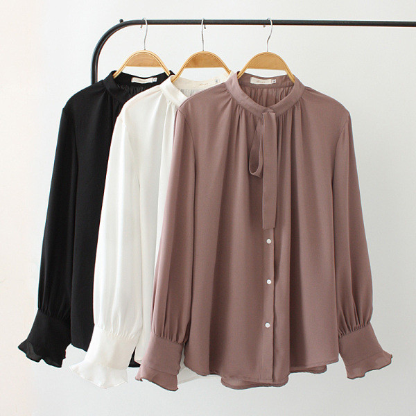 Női ing gombokkal és nyakkendőkkel három színben