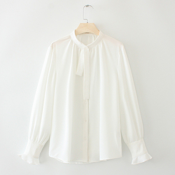 Női ing gombokkal és nyakkendőkkel három színben