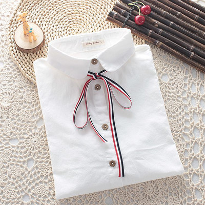 Liibuv naiste paeltega valge särk