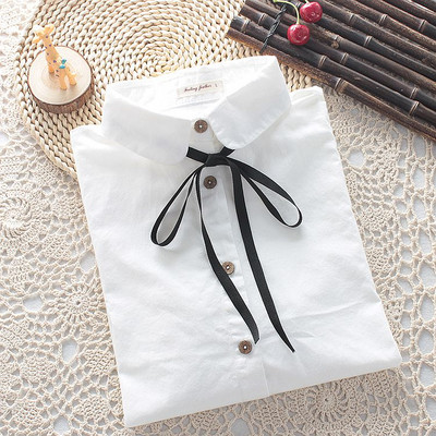 Liibuv naiste paeltega valge särk