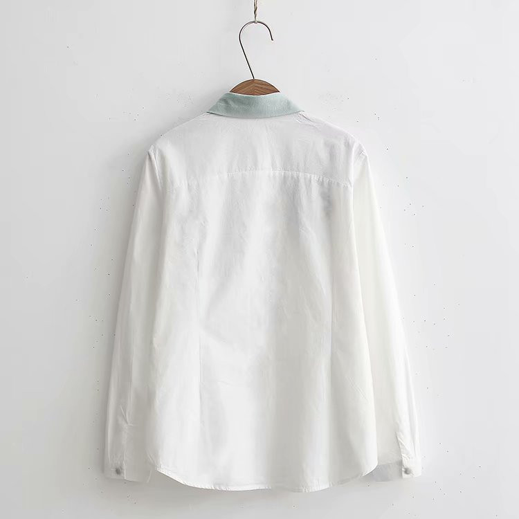 Modern női ing fehér színben, klasszikus gallérral és hímzéssel